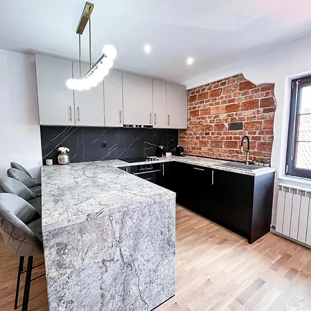 November - Newly Renovated Near Theatre, Old Town 公寓 布拉索夫