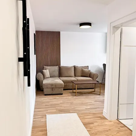 November - Newly Renovated Near Theatre, Old Town * 布拉索夫