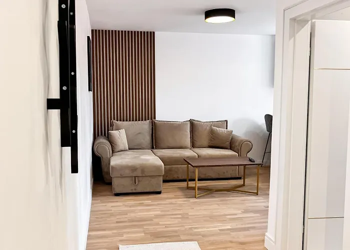 November - Newly Renovated Near Theatre, Old Town * Brasov